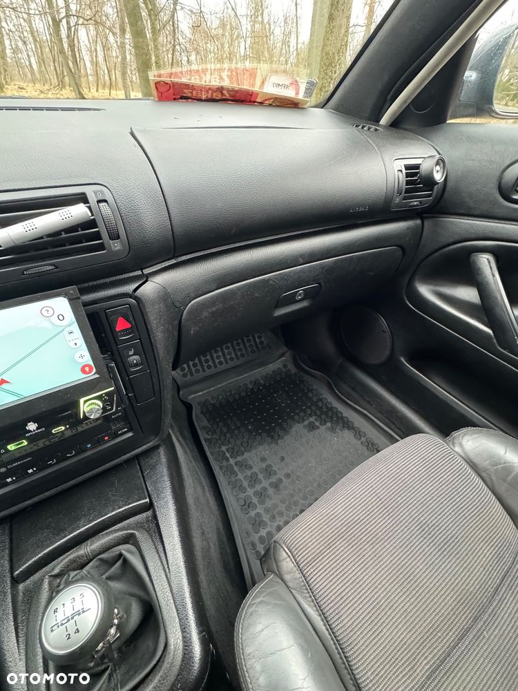 Volkswagen Passat 1.9 TDI Comfortline - 12