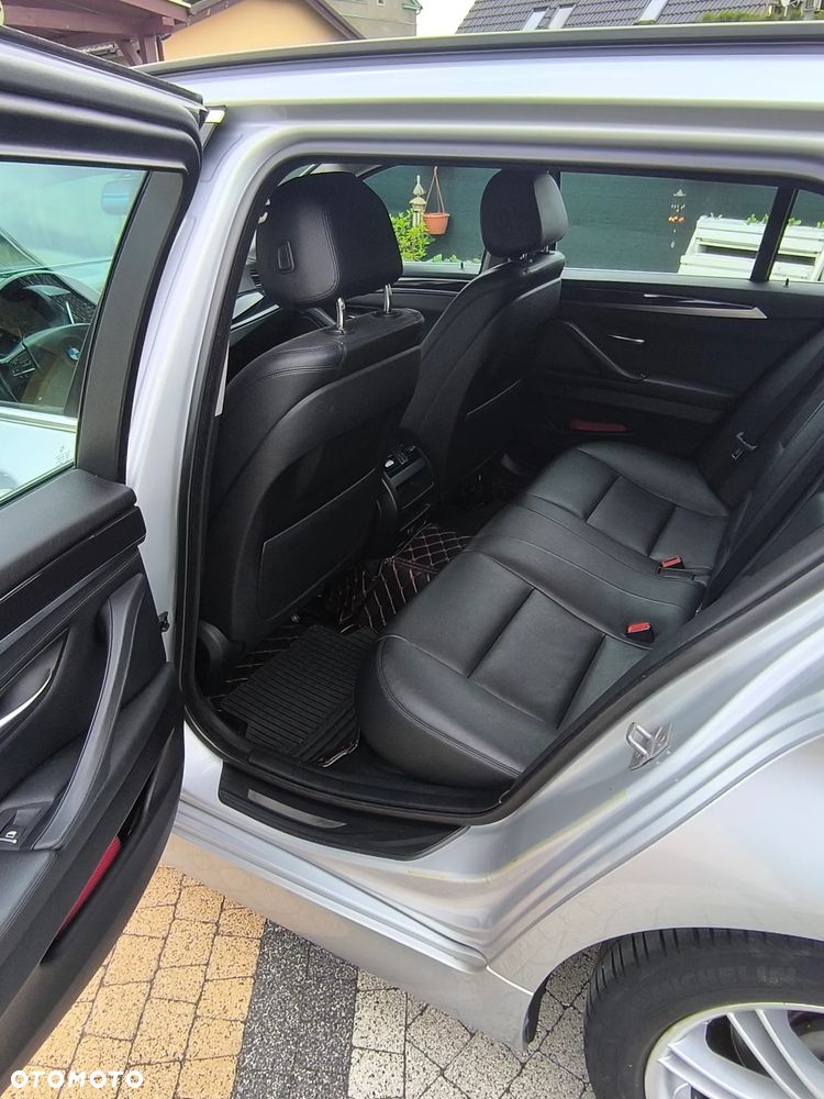 BMW Seria 5 525d - 25