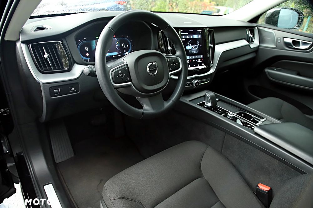 Volvo XC 60 B4 D AWD Momentum Pro - 20