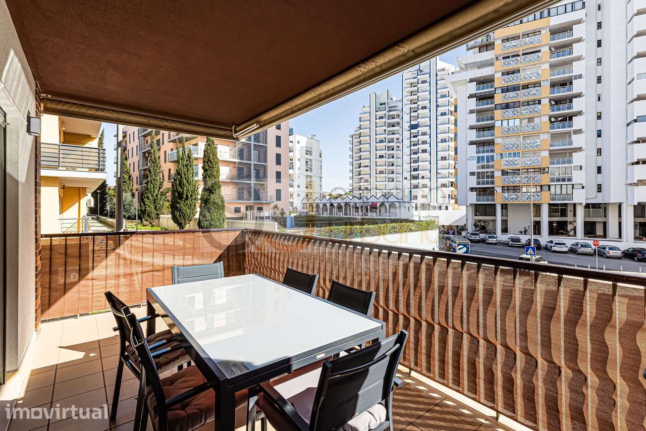 A. Pêra - Luxo - Apartamento T2 C/ Garag. + Piscina - Grande imagem: 3/27