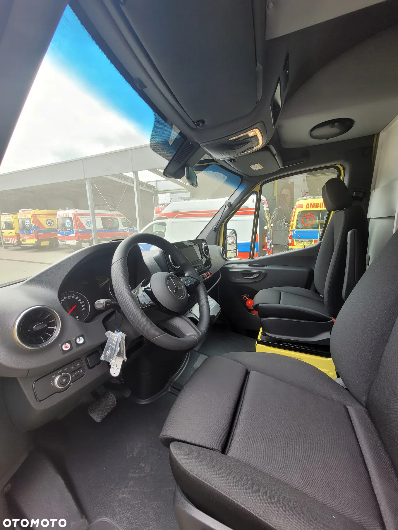 Mercedes-Benz Sprinter - 15