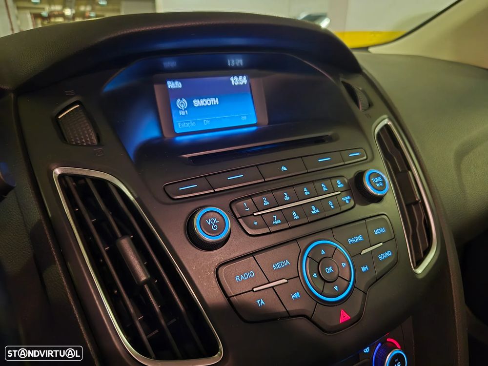 Ford Focus SW 1.5 TDCi EcoBlue Active - 13