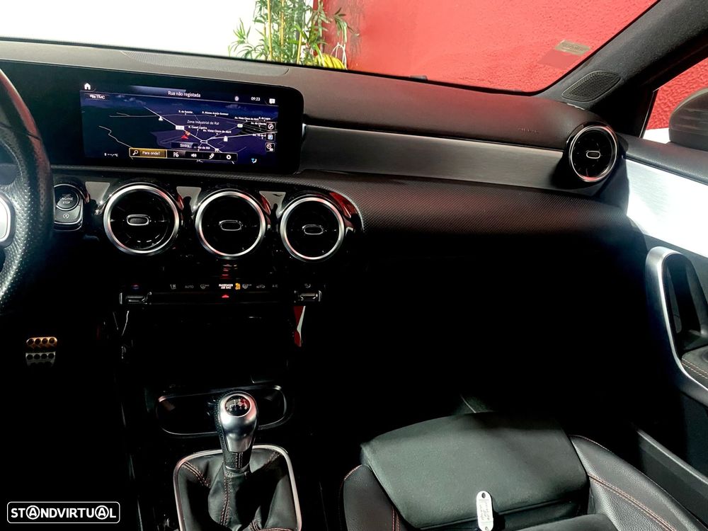 Mercedes-Benz A 180 d AMG Line - 49