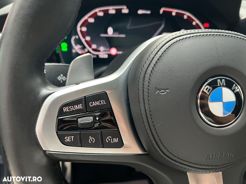 BMW Seria 3 330e Aut. M Sport - 26