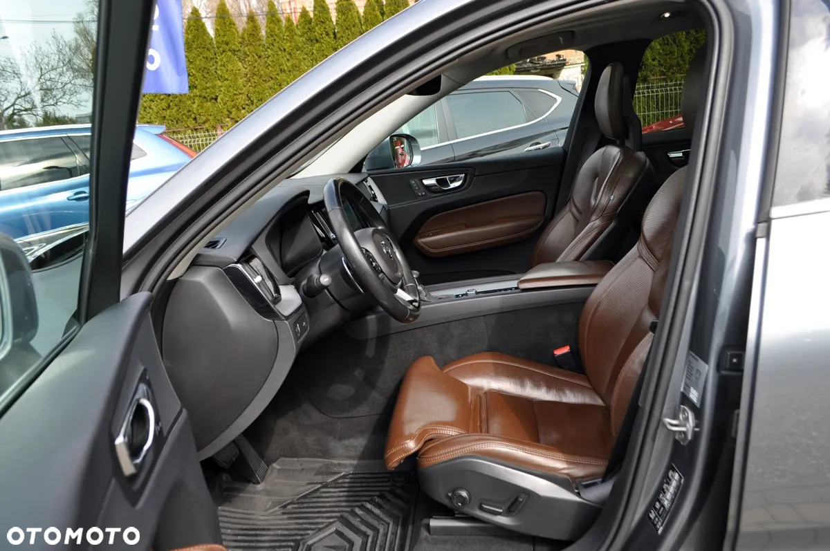 Volvo XC 60 D5 SCR AWD Inscription - 15