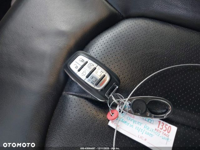 Chrysler Pacifica - 18