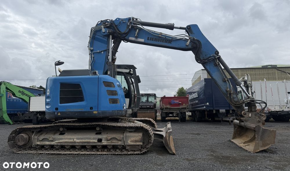 Liebherr R926 COMPACT - 4