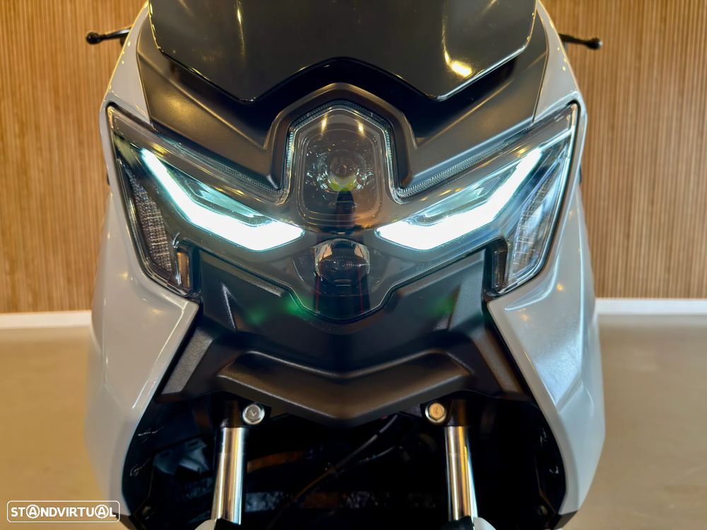 Yamaha NMAX Tech Max - 5