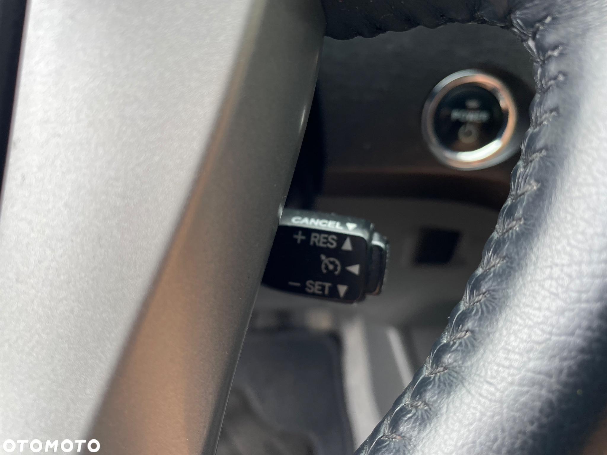 Toyota Prius (Hybrid) Comfort - 24