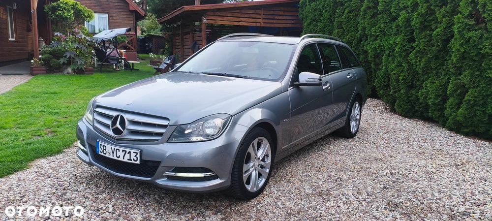 Mercedes-Benz Klasa C 180 CGI Automatik BlueEFFICIENCY Avantgarde - 4
