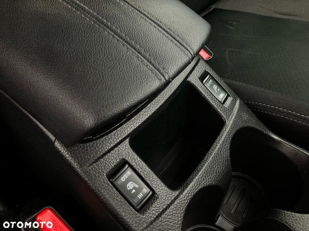 Nissan Qashqai 1.3 DIG-T N-CONNECTA - 16