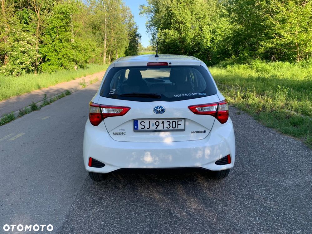 Toyota Yaris Hybrid 100 Active - 6