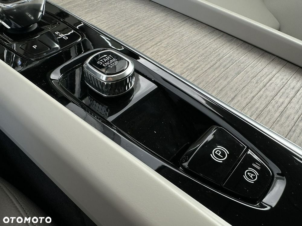 Volvo XC 60 T6 AWD Recharge Geartronic Inscription - 25