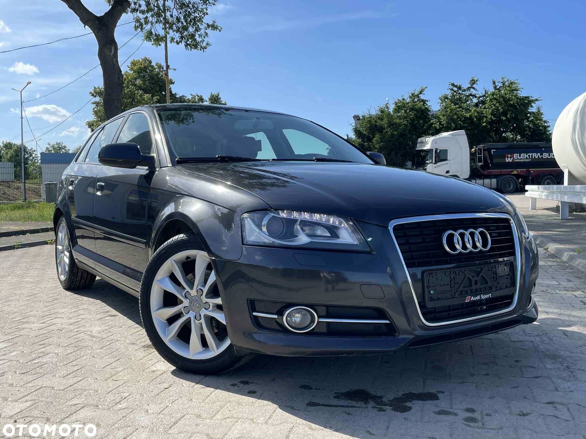 Audi A3 2.0 TDI DPF Ambiente - 2