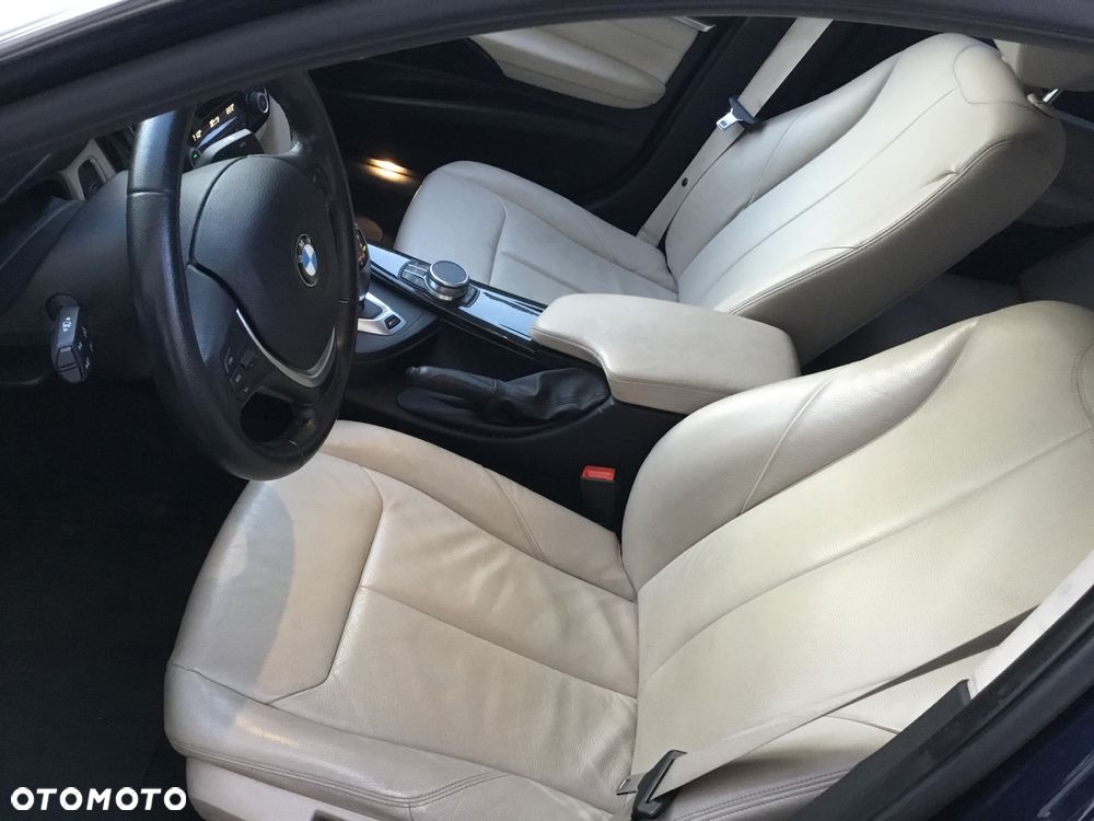 BMW Seria 3 330i GPF Luxury Line - 11