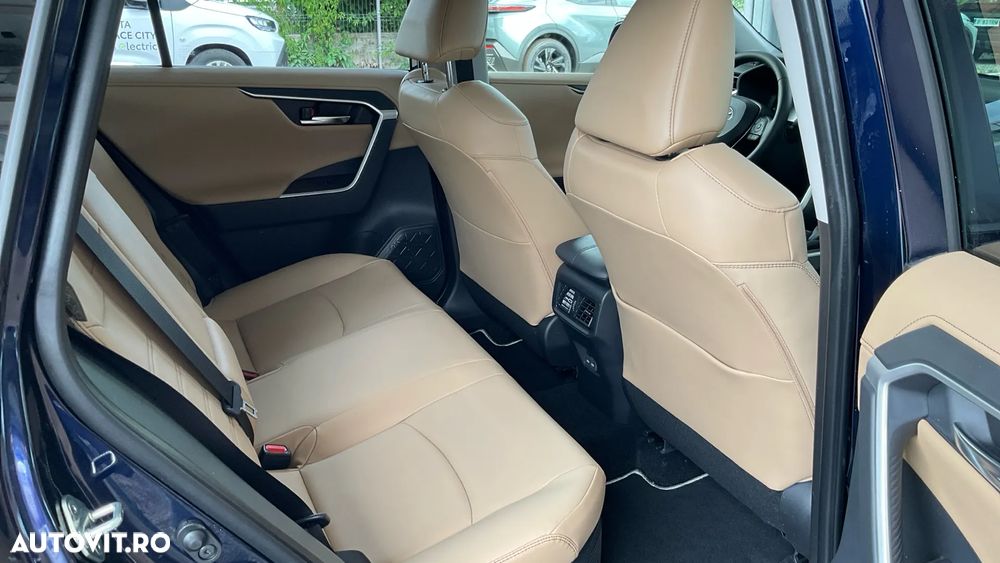 Toyota RAV4 2.5 VVT-iE 4x4 Luxury - 8