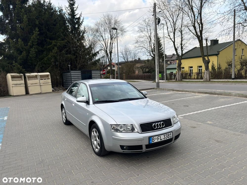 Audi A4 Limousine - 10