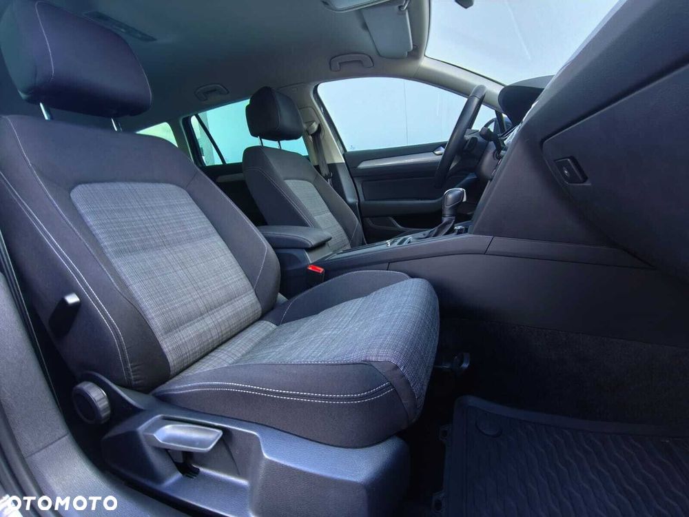 Volkswagen Passat Variant 2.0 TDI EVO Business DSG - 19