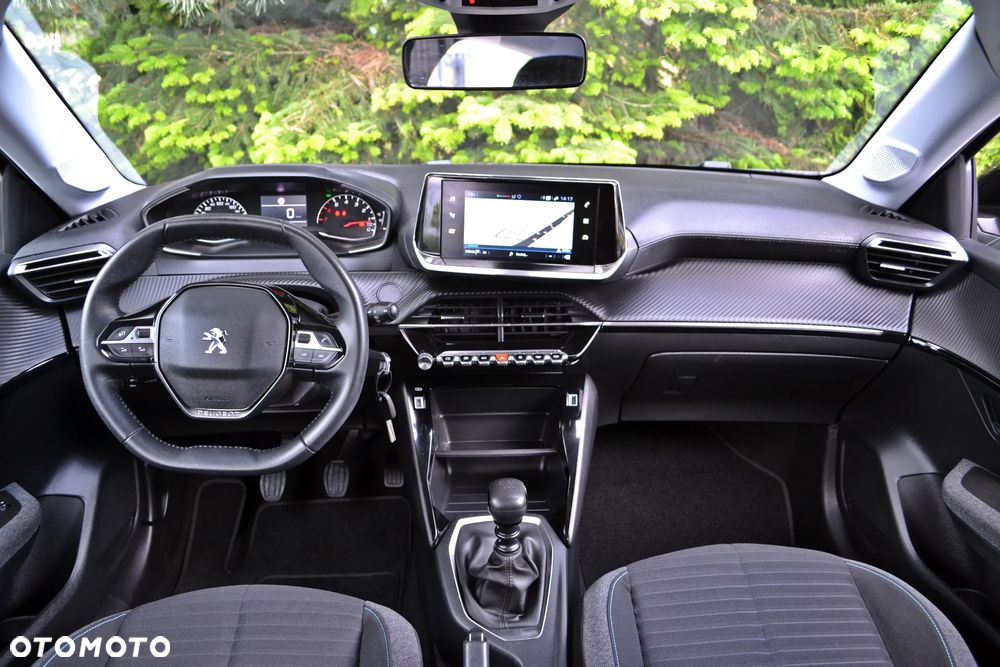 Peugeot 208 - 19