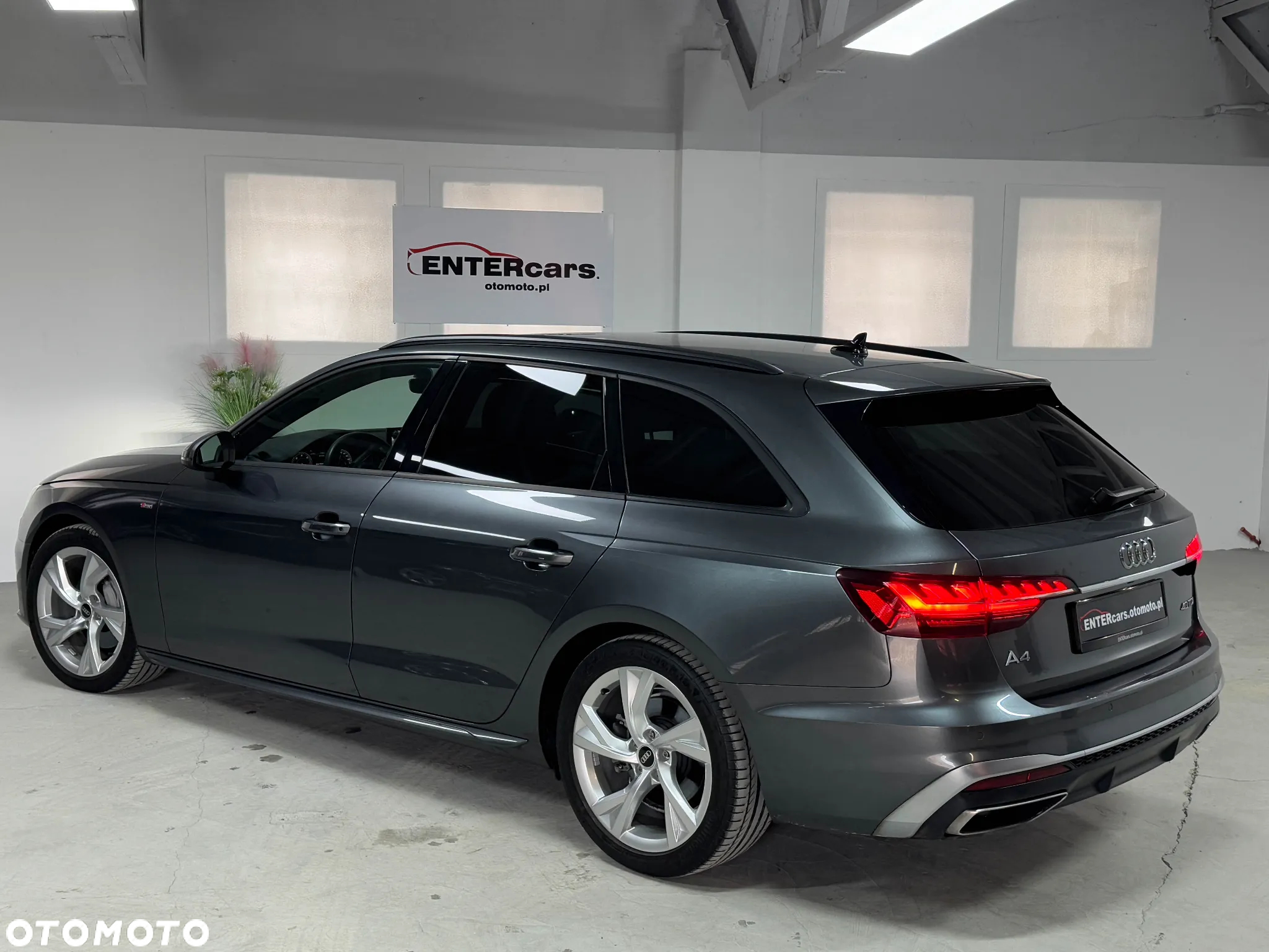 Audi A4 Avant 40 TDI S tronic S line - 16