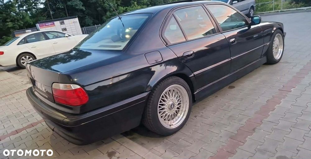 BMW Seria 7 - 11