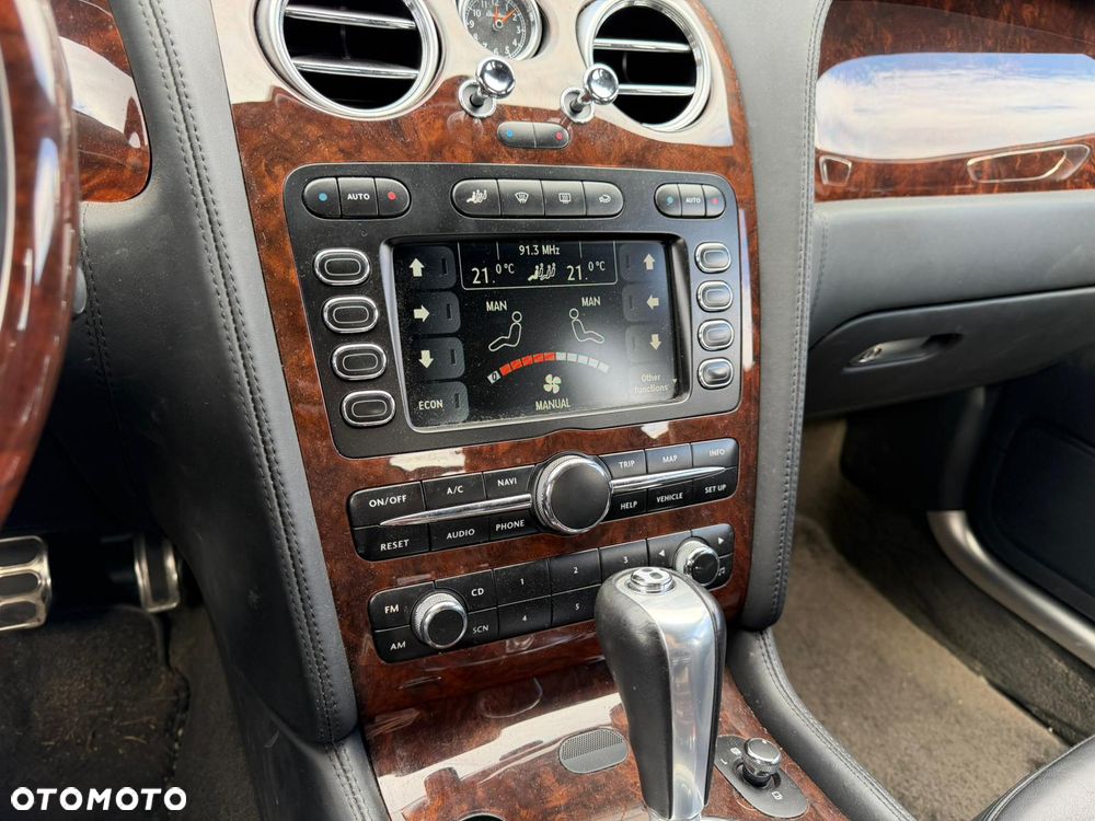 Bentley Flying Spur - 16
