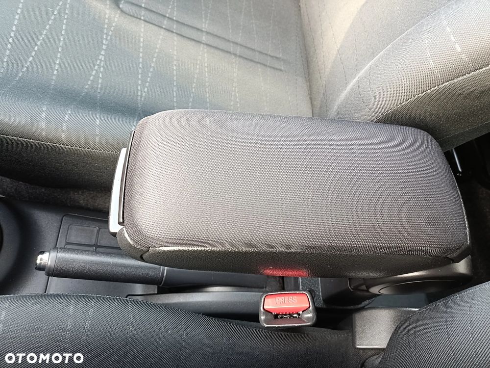 Toyota Yaris 1.3 VVT-i Travel - 16