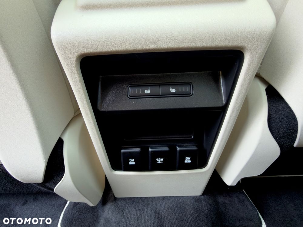 Land Rover Discovery Sport 2.0 Si4 HSE Luxury - 22