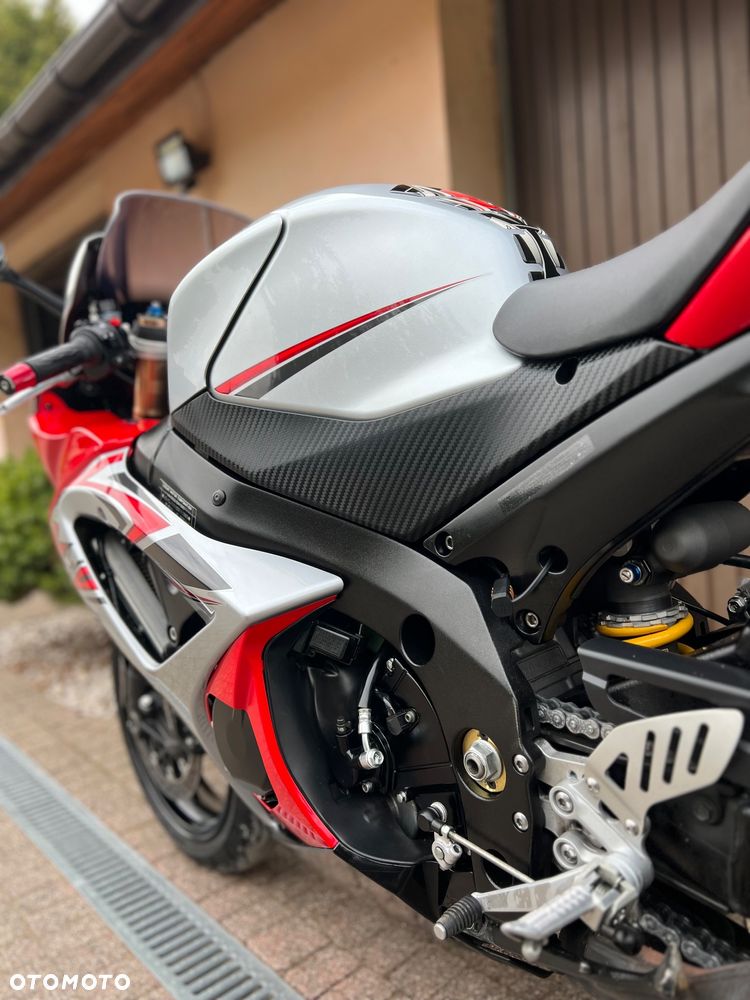 Suzuki GSX-R - 24