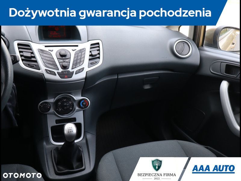 Ford Fiesta - 9