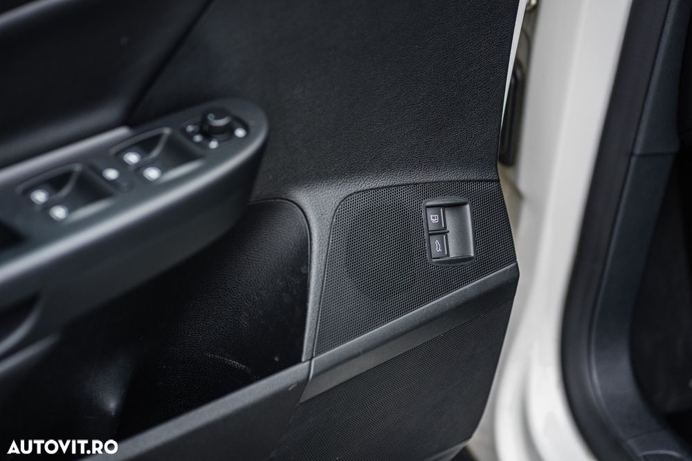 Volkswagen Passat Variant 2.0 TDI DPF Highline - 26