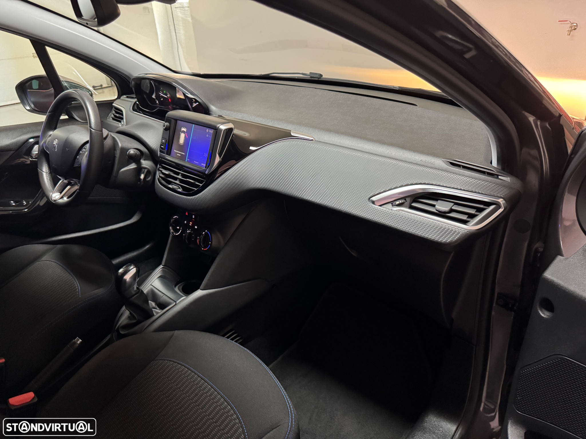 Peugeot 208 1.6 BlueHDi Style - 16