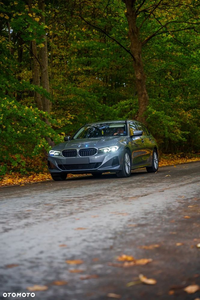 BMW Seria 3 318d MHEV - 5