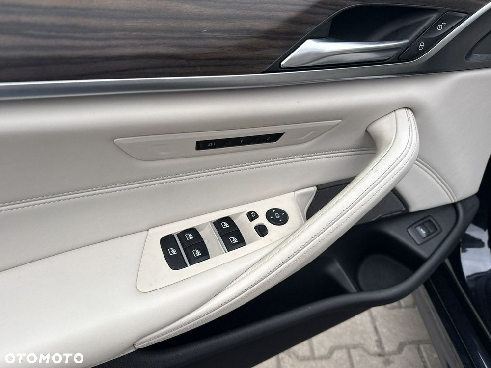 BMW Seria 5 520d xDrive M Sport sport - 13