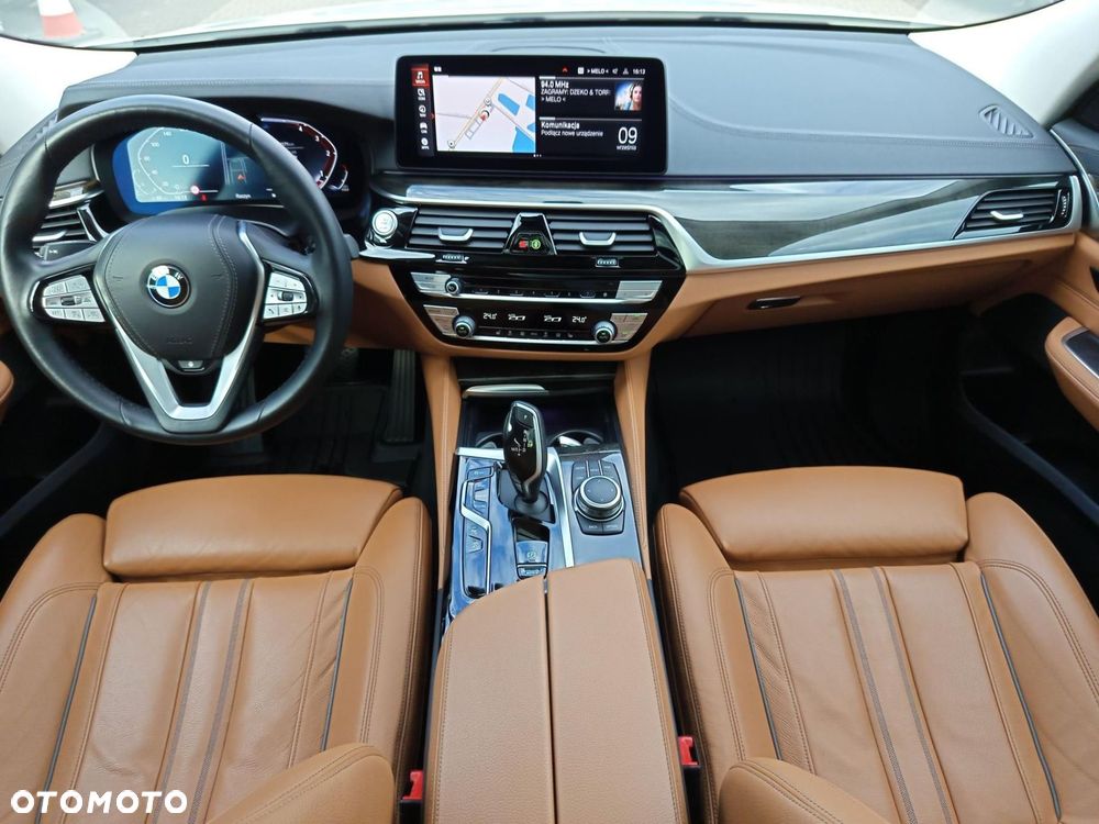 BMW 6GT - 13