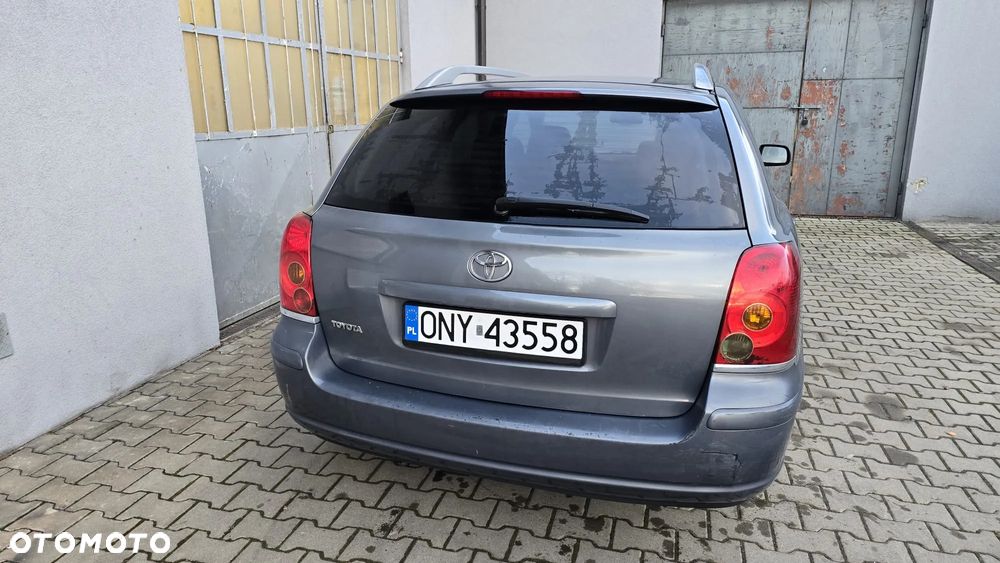 Toyota Avensis 2.0 D-4D Prestige - 21