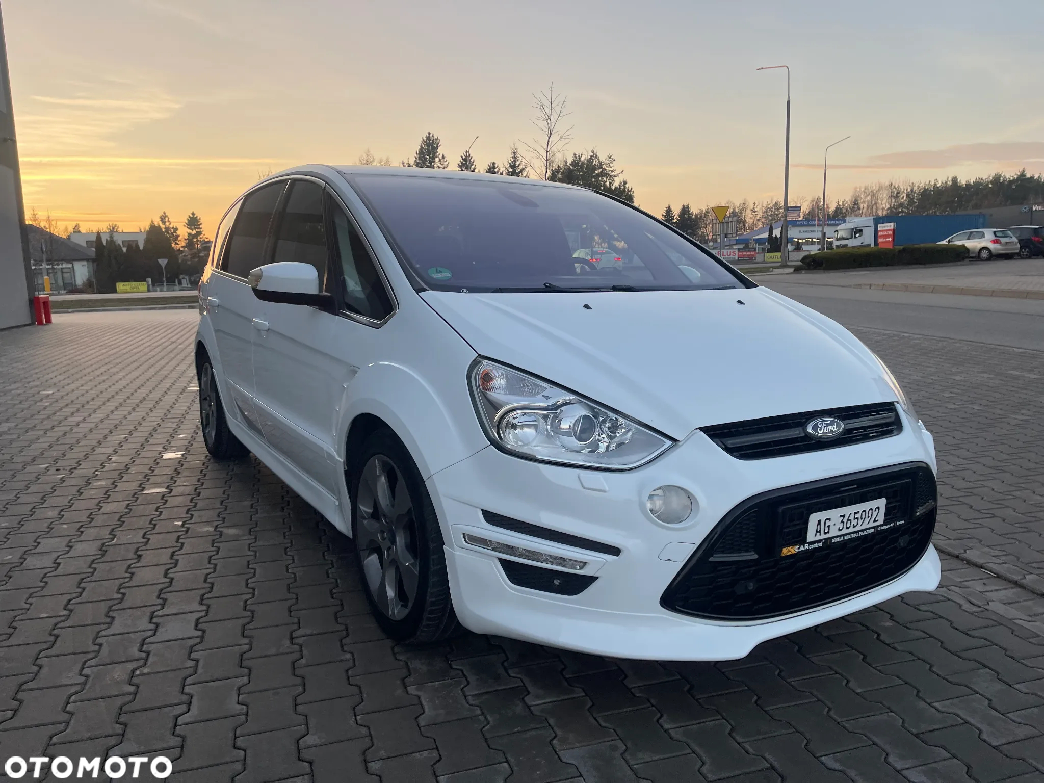 Ford S-Max - 17
