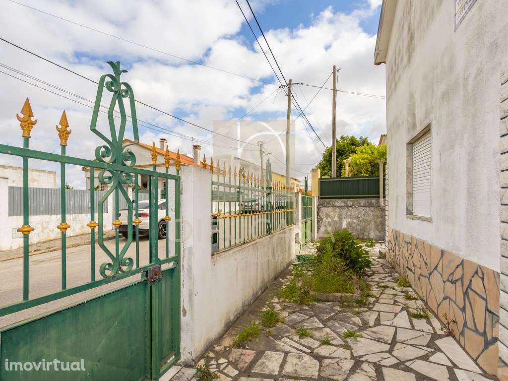 R297 Moradia T5 para remodelar_INVESTIDORES _lote 464m2 - Grande imagem: 2/29