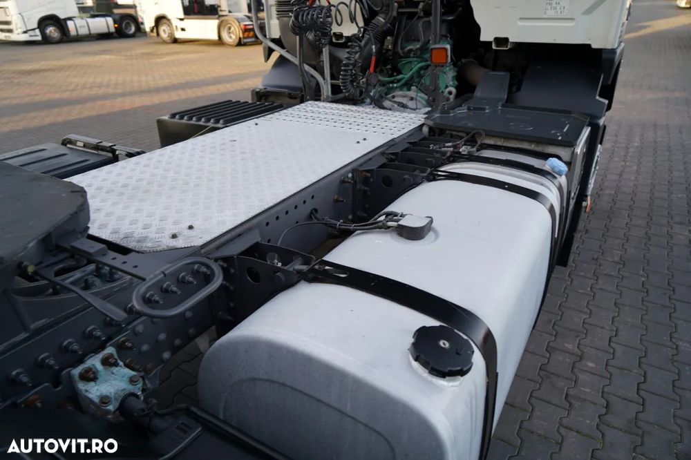 Volvo FM 380 / ADR COMPLET / CABINĂ DE ZI / I-SHIFT / 13 LITRI / - 16