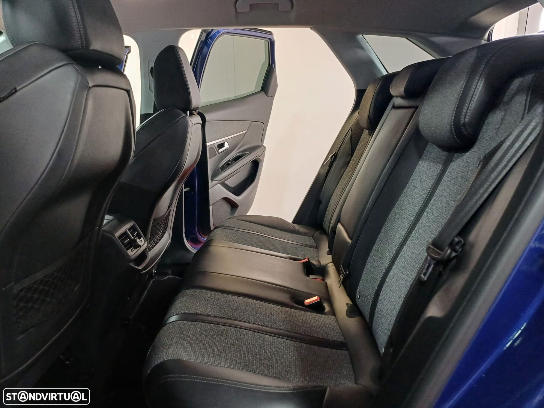 Peugeot 3008 1.5 BlueHDi Allure EAT8 - 13