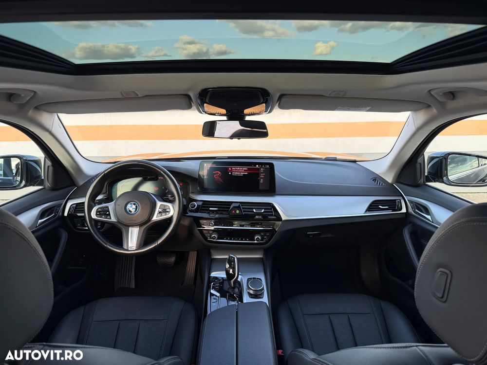 BMW Seria 5 530e xDrive Touring Aut. Luxury Line - 7