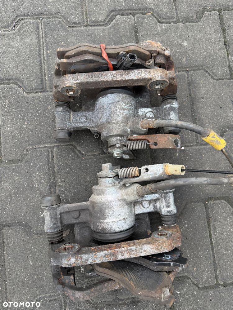 Zaciski tył komplet Bliźniak Renault Master III - 2