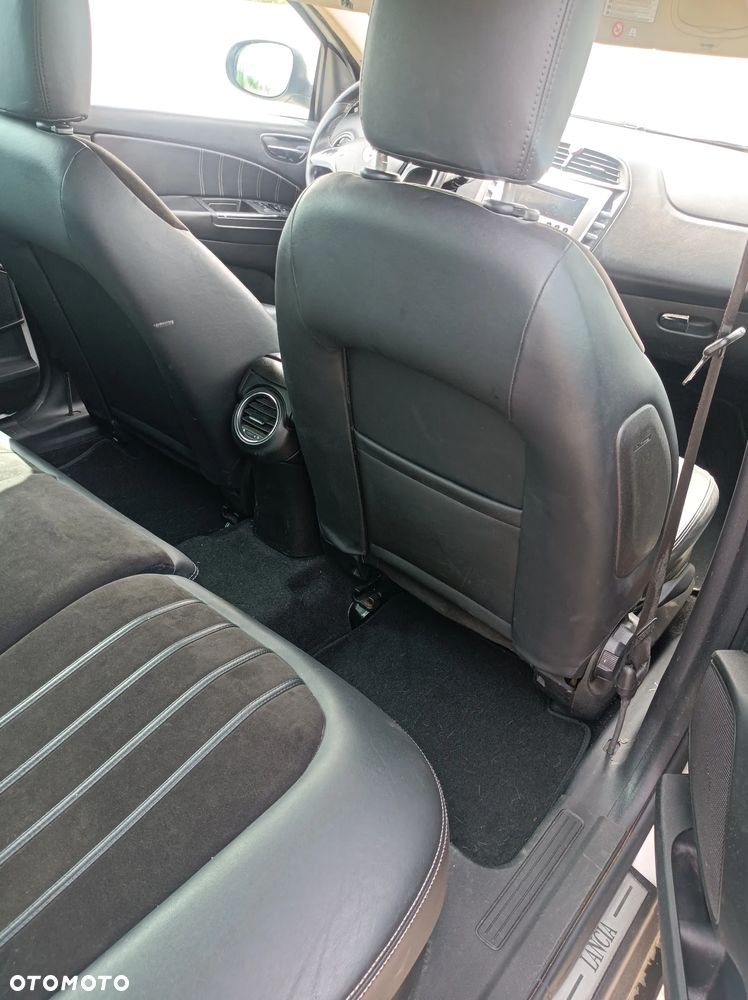 Lancia Delta 1.4 T-Jet 16v Oro - 15