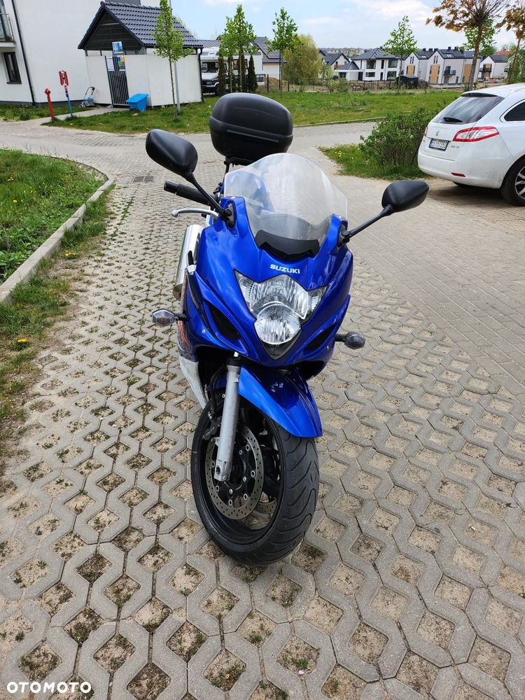 Suzuki GSX - 2