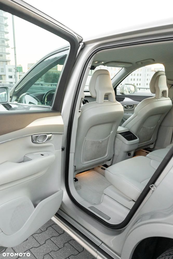 Volvo XC 90 D5 AWD Momentum - 26