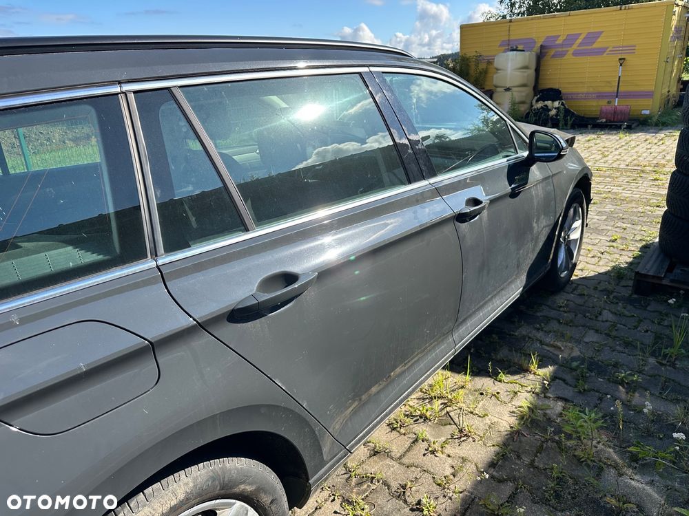 Volkswagen Passat 2.0 TDI Business DSG - 12