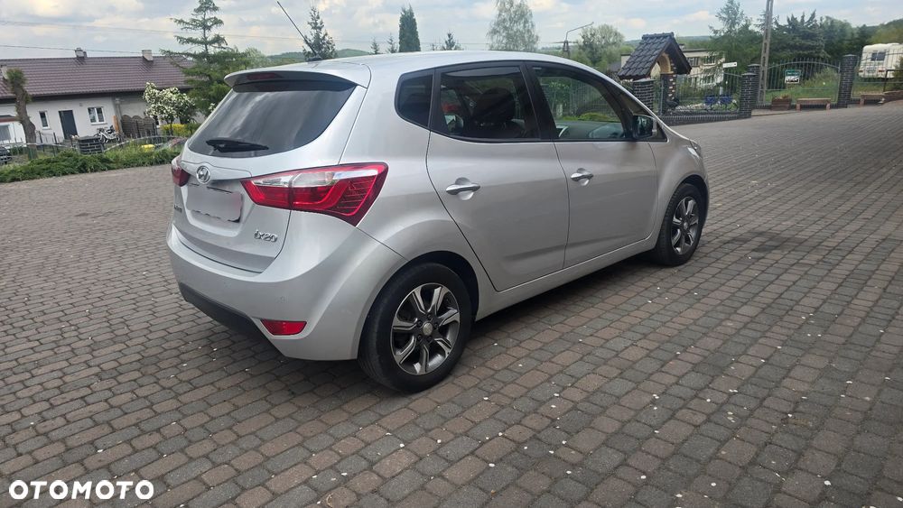 Hyundai ix20 1.4 Trend - 16