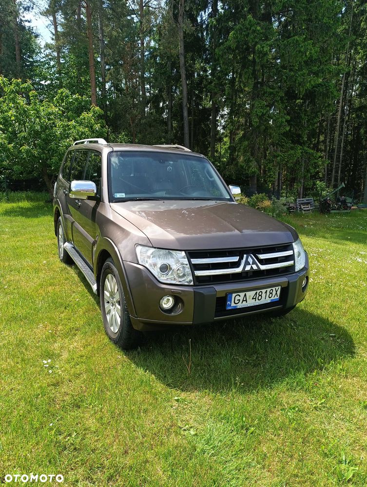 Mitsubishi Pajero - 1