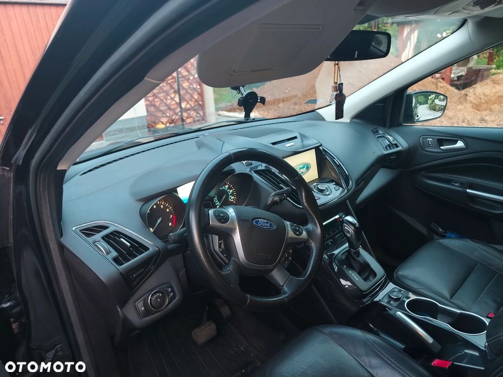 Ford Escape 2.0 EcoBoost AWD Titanium - 3