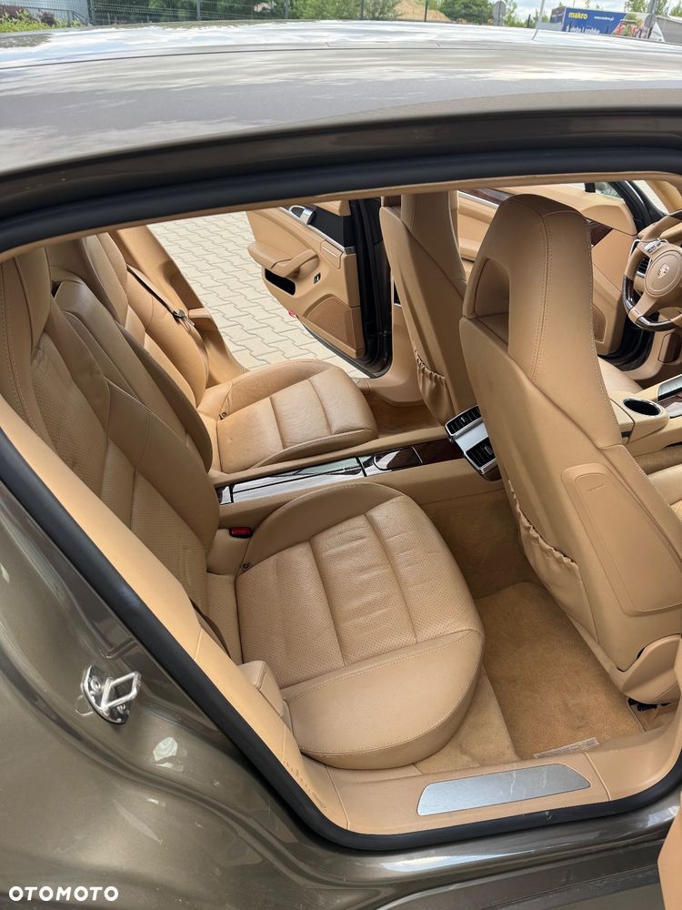 Porsche Panamera PDK - 9